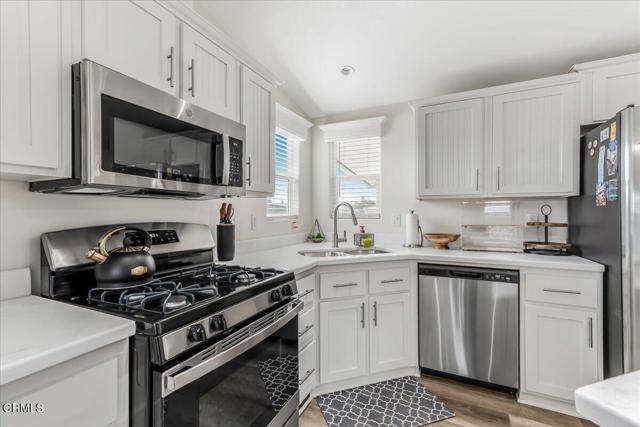 20652 Lassen Street, Chatsworth CA: https://media.crmls.org/mediaz/9f001c84-0432-447a-afc0-5be11f93f55d.jpg