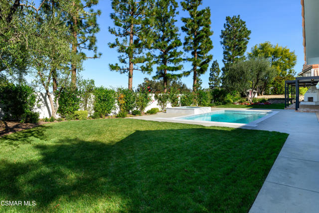 87 Pinecrest Road, Westlake Village CA: https://media.crmls.org/mediaz/9f0054b7-307a-4591-8017-984f1b35ab6c.jpg
