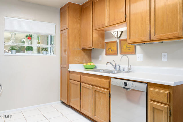 Detail Gallery Image 7 of 43 For 2623 Antonio Dr #107,  Camarillo,  CA 93010 - 2 Beds | 2 Baths