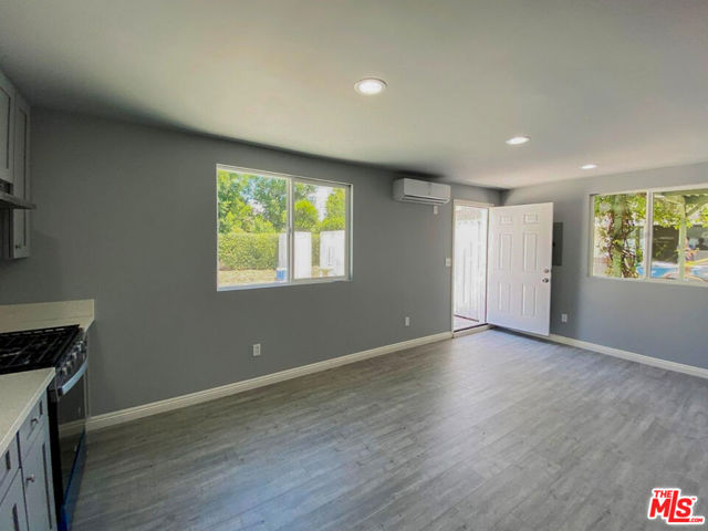 9009 Monogram Ave, Northridge CA: https://media.crmls.org/mediaz/9f00f06a-4931-4be4-938c-a31355a09a15.jpg