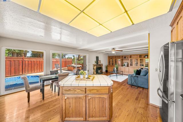 36092 Blair Pl, Fremont CA: https://media.crmls.org/mediaz/9f00fde3-63a9-42fd-9056-1e719e773eec.jpg