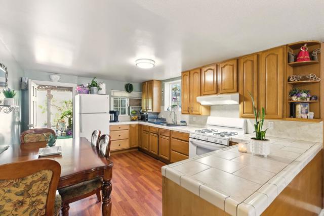 109 Dumbarton Avenue, Redwood City CA: https://media.crmls.org/mediaz/9f01eb14-d0d1-4181-a8ff-881a86061eeb.jpg
