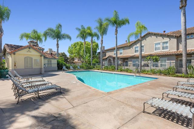 Detail Gallery Image 29 of 38 For 6084 Citracado Cir, Carlsbad,  CA 92009 - 3 Beds | 2/1 Baths