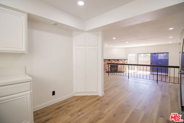 1132 19th Street, Santa Monica CA: https://media.crmls.org/mediaz/9f021844-97e7-4bbd-9197-70df12a777a9.jpg