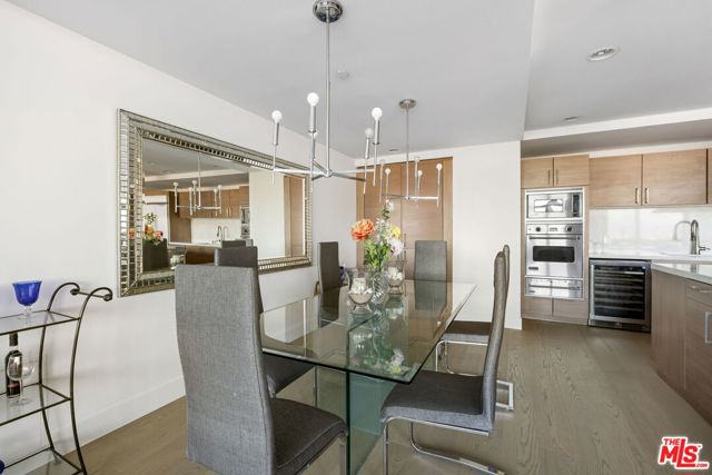 13650 Marina Pointe Drive, Marina del Rey CA: https://media.crmls.org/mediaz/9f023b13-f9b0-4619-8702-22c2be3e9e29.jpg