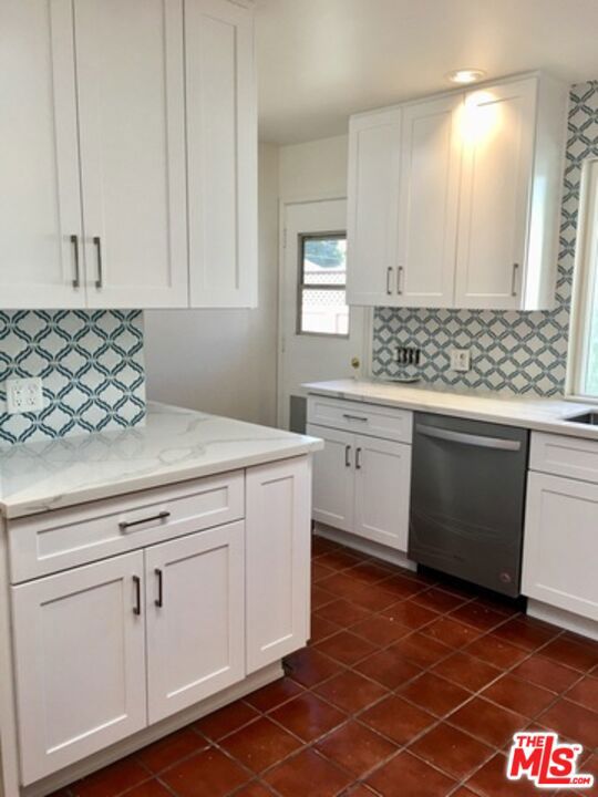 11916 Hartsook Street, Valley Village CA: https://media.crmls.org/mediaz/9f02db19-9cde-4aee-aa5e-f33e77b26d22.jpg