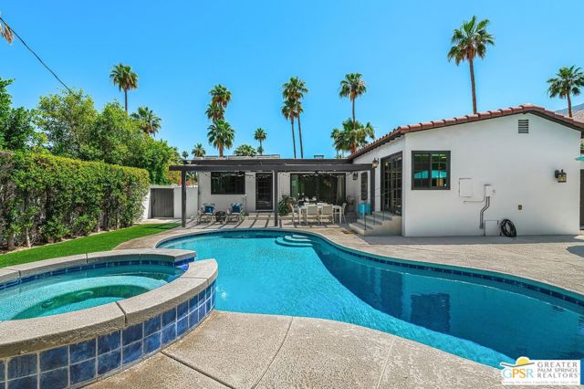 284 E Ocotillo Avenue, Palm Springs CA: https://media.crmls.org/mediaz/9f03c5d8-ec8e-4d40-ab56-19a2c6c3b3ae.jpg