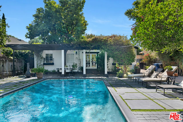 5341 Mecca Avenue, Tarzana CA: https://media.crmls.org/mediaz/9f04ce30-c5e2-4541-9ba0-2433c1278b96.jpg