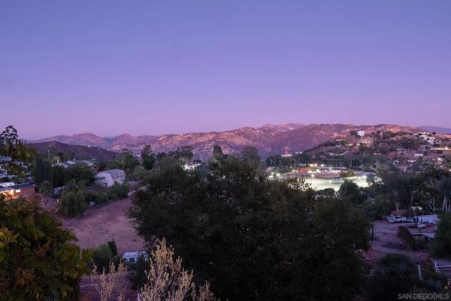 11774 Rocoso Rd, Lakeside CA: https://media.crmls.org/mediaz/9f05e032-c9ce-42aa-94f5-7f9eb98d6bc5.jpg