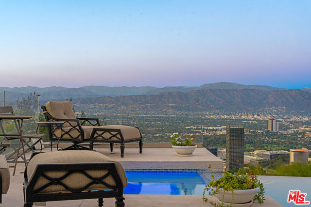 7833 Torreyson Drive, Los Angeles CA: https://media.crmls.org/mediaz/9f06919e-af97-4f51-97e4-51cb9f8d8ced.jpg