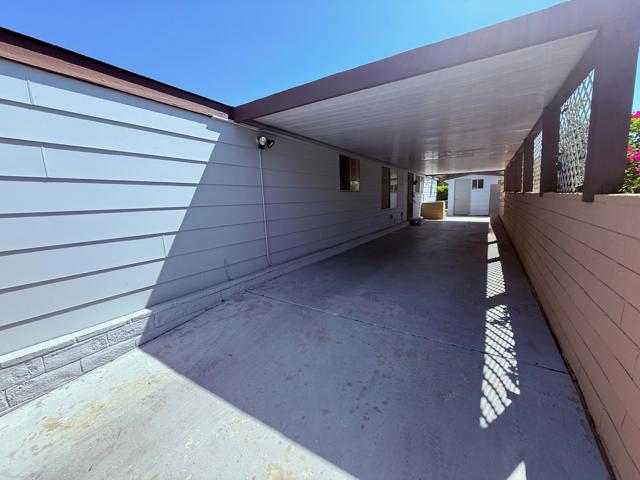14 International Boulevard, Rancho Mirage CA: https://media.crmls.org/mediaz/9f06dd12-1dbb-4bd3-9074-d9f34db6b9e6.jpg