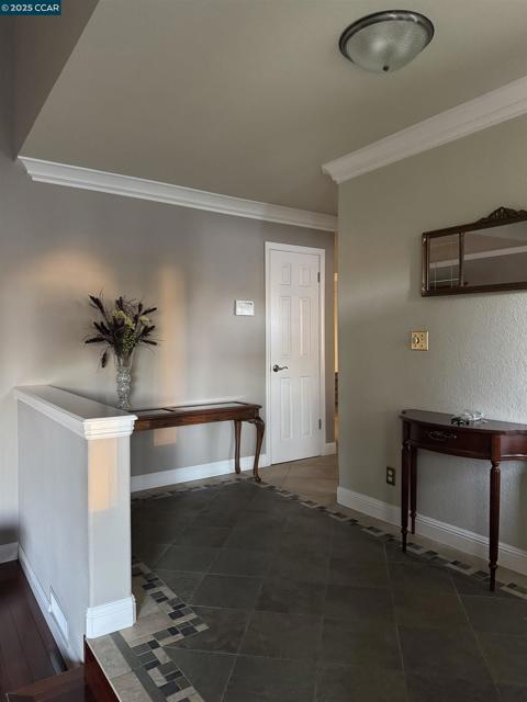898 Luxury Dr, Concord CA: https://media.crmls.org/mediaz/9f070990-d9e2-44fb-8003-1765784ce921.jpg