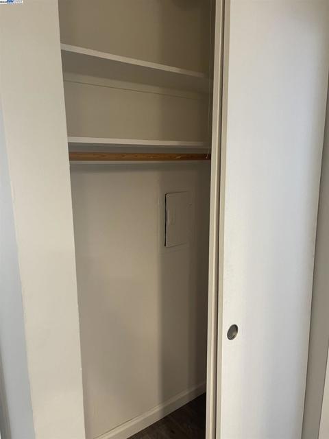 185 Sierra Dr, Walnut Creek CA: https://media.crmls.org/mediaz/9f0727ac-23e5-4cd9-94d0-a390e9d054a3.jpg