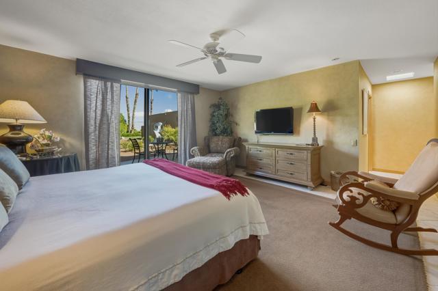 70150 Thunderbird Road, Rancho Mirage CA: https://media.crmls.org/mediaz/9f077729-b7a7-4064-a5d1-9c165c5fc36a.jpg