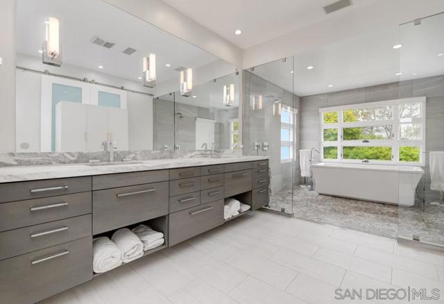 Image 19 of 29 For 13594 Mar Scenic Dr