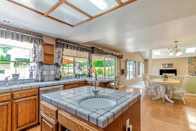 1298 Hersman Drive, Gilroy CA: https://media.crmls.org/mediaz/9f07f605-3126-4b4e-b046-bc739fb4b064.jpg