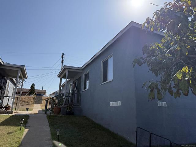 2722 2724 B Avenue, National City CA: https://media.crmls.org/mediaz/9f081087-cf51-4b93-99a2-8e96526fe98e.jpg