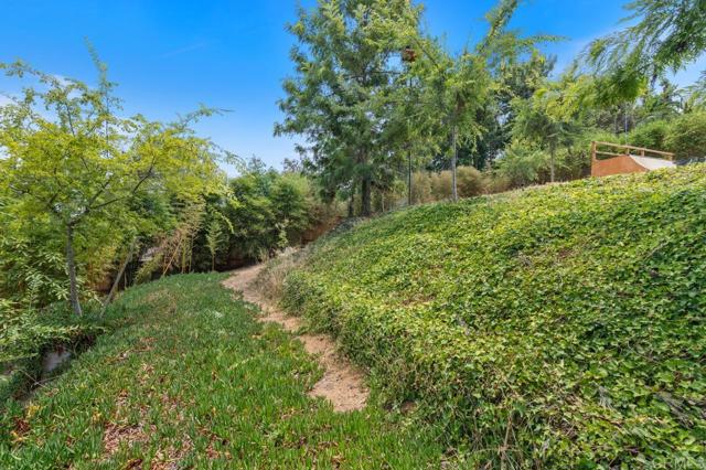 1374 Orpheus Ave, Encinitas CA: https://media.crmls.org/mediaz/9f0824ea-92c8-486c-9a3c-3965bbb3c66b.jpg