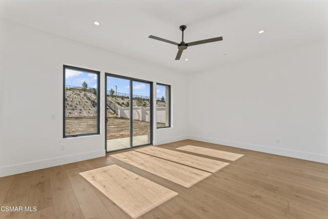 Image 30 of 93 For 532 Corte Corrida