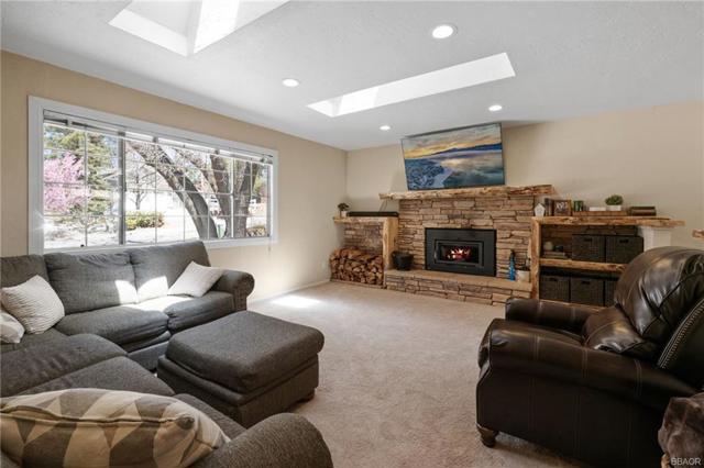 42729 Haupstrasse Drive, Big Bear CA: https://media.crmls.org/mediaz/9f090d01-08ae-4fa9-b500-319643427249.jpg