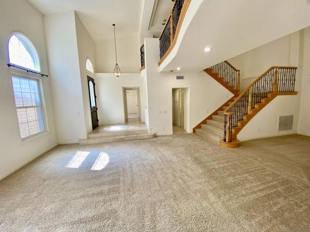 1326 Caminito Arriata, La Jolla CA: https://media.crmls.org/mediaz/9f094eb6-3960-4b50-886b-d43dc671cb21.jpg