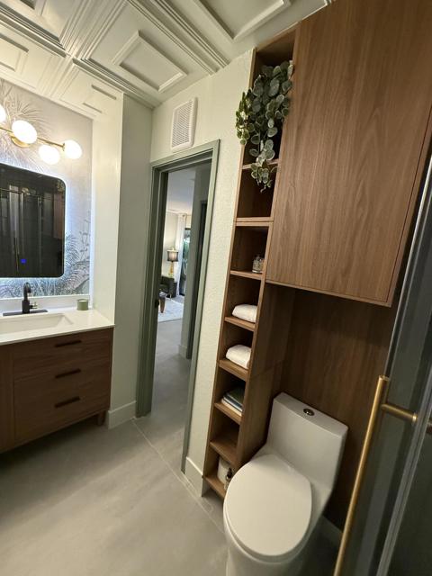 675 N Los Felices W Circle, Palm Springs CA: https://media.crmls.org/mediaz/9f09c3be-9e39-49f6-a7d0-727460996e93.jpg