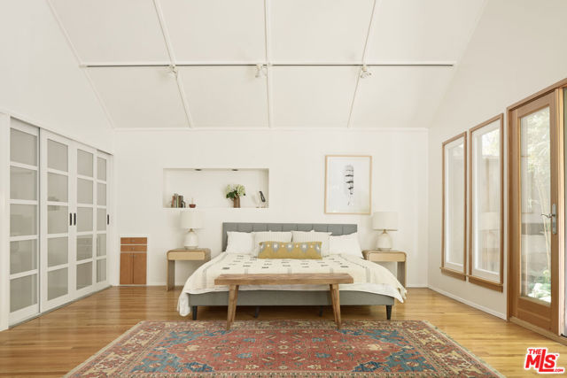 1959 Whitley Avenue, Los Angeles CA: https://media.crmls.org/mediaz/9f0a3e11-0d1e-4103-917a-8ecc4ffbd1eb.jpg