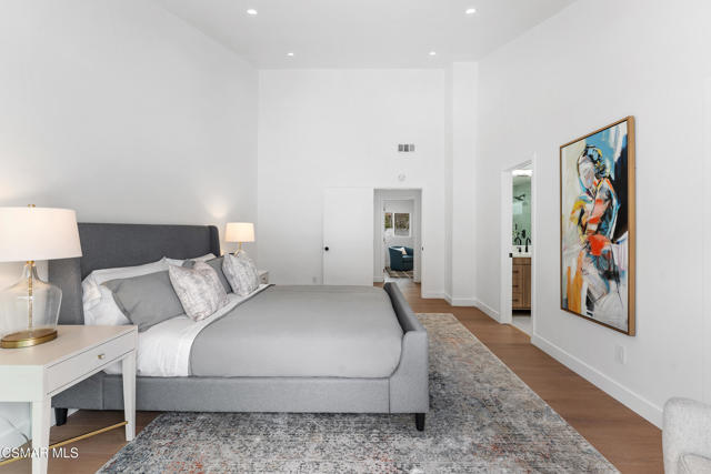 1161 Triunfo Canyon Road, Westlake Village CA: https://media.crmls.org/mediaz/9f0a5b95-8a1b-43bb-a724-d7516703b996.jpg