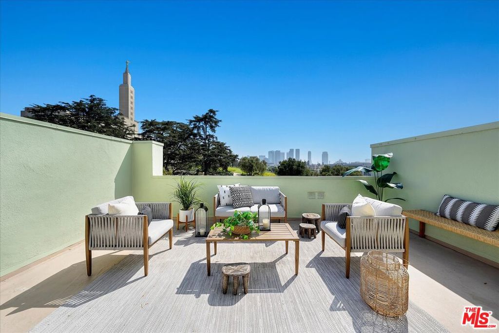 1745 Selby Avenue #11