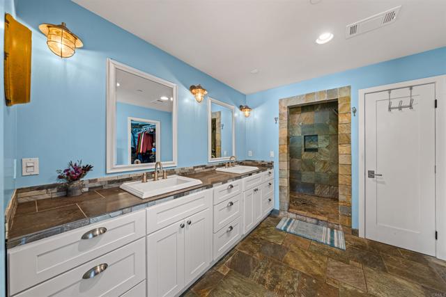 Detail Gallery Image 11 of 53 For 11915 Fuerte Vista Ln, El Cajon,  CA 92020 - 6 Beds | 4/2 Baths