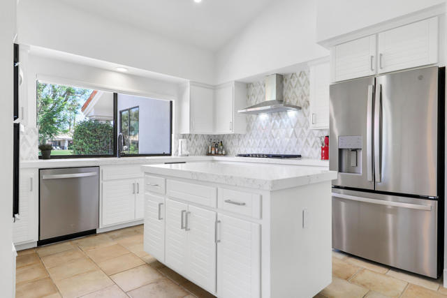 80671 Cherry Hills Drive, La Quinta CA: https://media.crmls.org/mediaz/9f0af564-4f03-455d-8e23-75756cf991b9.jpg