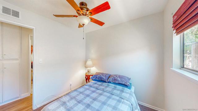 2701 Harriet St, Oceanside CA: https://media.crmls.org/mediaz/9f0b4c47-0d63-4b79-b16b-bd7ed6ce2d0b.jpg