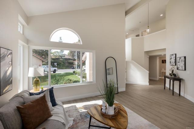 Detail Gallery Image 10 of 24 For 1746 Country Squire, Vista,  CA 92081 - 4 Beds | 3 Baths