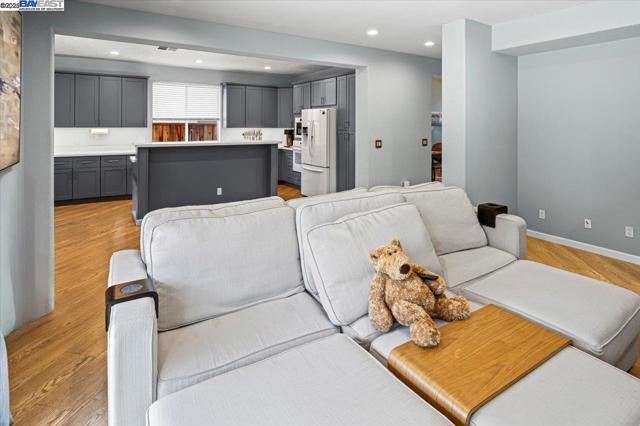 30252 CEDARBROOK ROAD, Hayward CA: https://media.crmls.org/mediaz/9f0c5969-52e4-47a8-aeec-5b463b2d6d27.jpg