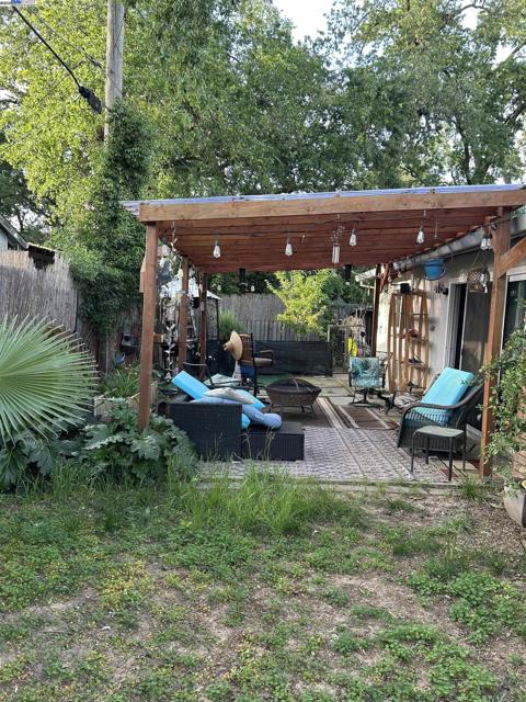 5913 Woodleigh Dr, Carmichael CA: https://media.crmls.org/mediaz/9f0c81a0-cce9-4ef8-b4fe-94e61eaa9496.jpg