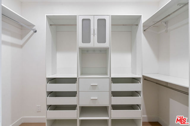 4731 Don Miguel Drive, Los Angeles CA: https://media.crmls.org/mediaz/9f0c825e-f757-48dd-a84b-ed20634d05cd.jpg