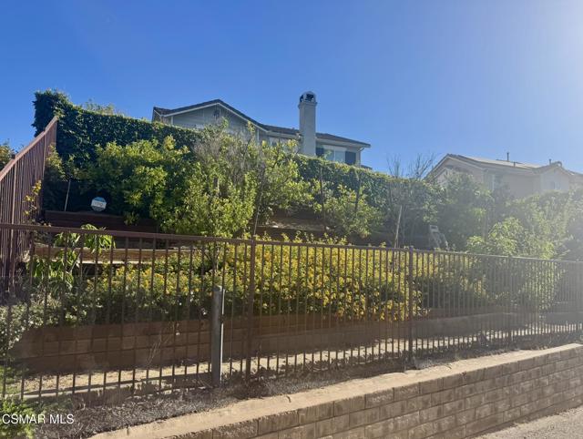4984 Corral Street, Simi Valley CA: https://media.crmls.org/mediaz/9f0ce7e2-4a3b-4f73-b4f8-07937d1f0750.jpg
