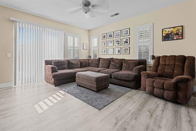 Detail Gallery Image 14 of 46 For 1828 Wolf Canyon Loop, Chula Vista,  CA 91913 - 3 Beds | 2/1 Baths