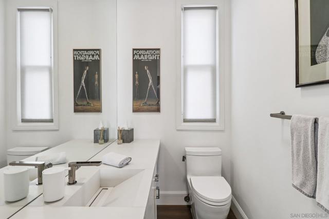 1295 W Redwood St, San Diego CA: https://media.crmls.org/mediaz/9f0da466-4e20-4ee9-b196-dfe795fcede8.jpg