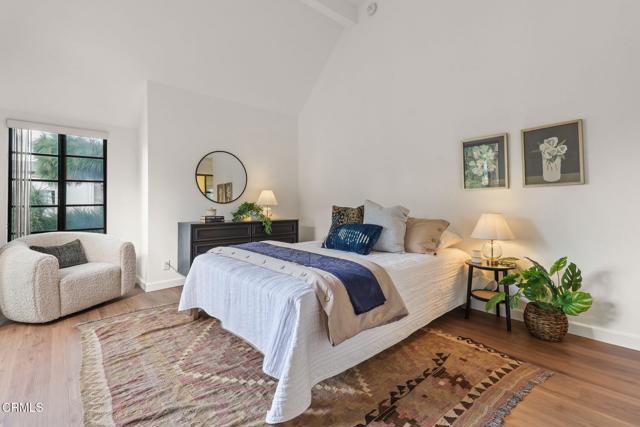 436 E Palm Avenue, Burbank CA: https://media.crmls.org/mediaz/9f0db8c7-d66d-426a-976b-f0412c3a39fa.jpg