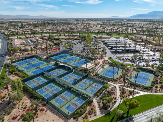 78210 Gray Hawk Drive, Palm Desert CA: https://media.crmls.org/mediaz/9f0dc5b8-9038-42eb-a06f-85392105f744.jpg