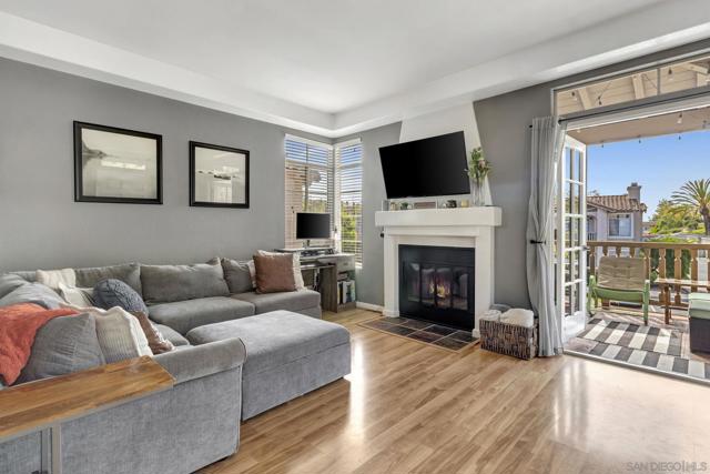 3432 Cameo Dr, Oceanside CA: https://media.crmls.org/mediaz/9f0df774-4445-4c7a-bb98-297c21f75b41.jpg