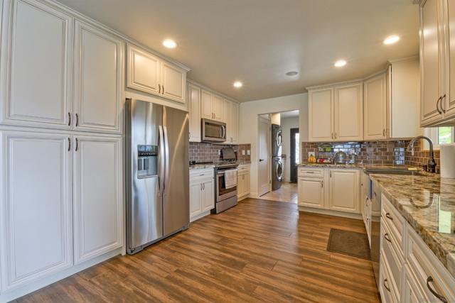 Image 6 of 40 For 1678 Cloverdale Road