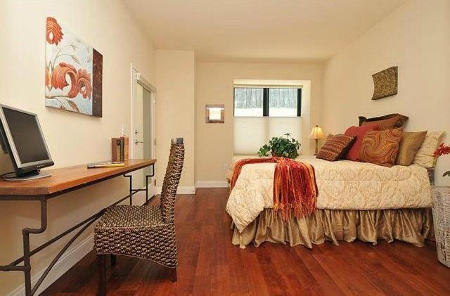 225 9th Avenue, San Mateo CA: https://media.crmls.org/mediaz/9f100066-5569-4249-ae29-e24d1601c559.jpg