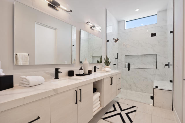 52085 Avenida Cortez, La Quinta CA: https://media.crmls.org/mediaz/9f100f25-711a-470a-aa22-f550555ccac3.jpg