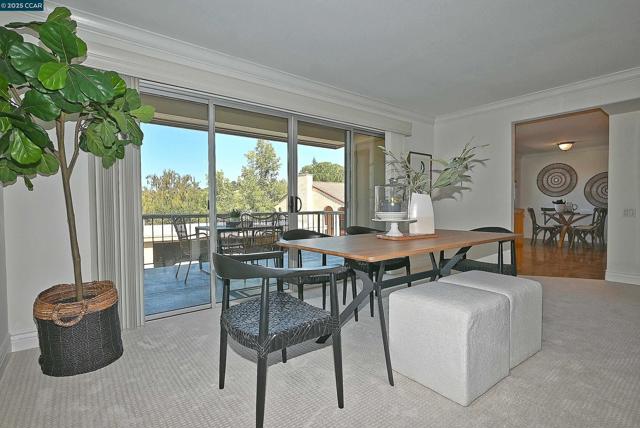 1805 Ptarmigan Dr, Walnut Creek CA: https://media.crmls.org/mediaz/9f105339-1809-4ae1-b21e-e920ce07faf7.jpg