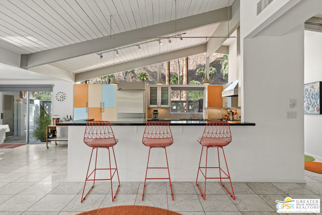 844 N Topaz Circle, Palm Springs, CA 92262