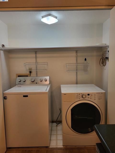 665 Palomino Dr, Pleasanton CA: https://media.crmls.org/mediaz/9f11048e-3861-4255-a7fb-f90ad27e776c.jpg