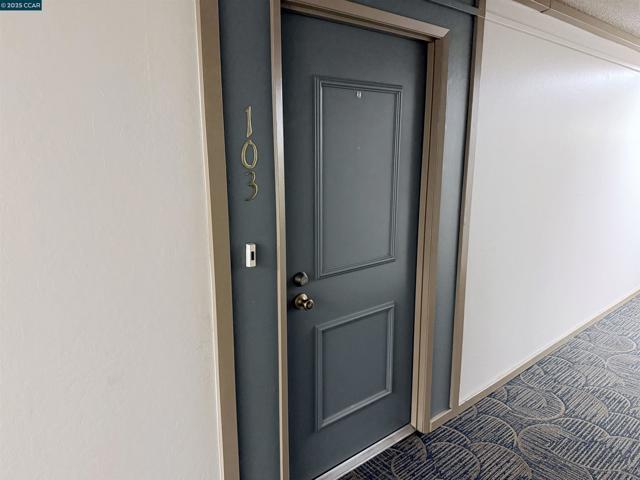 480 N Civic Dr, Walnut Creek CA: https://media.crmls.org/mediaz/9f111cfc-ff9f-491e-88cd-8772eb7ae80a.jpg