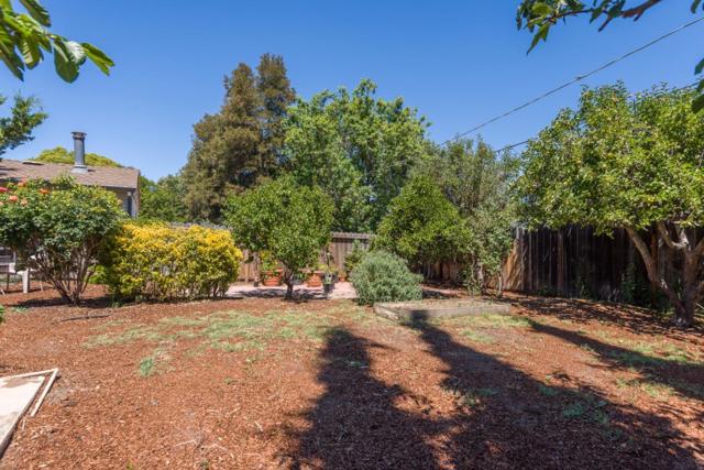 831 Canyon Road, Redwood City CA: https://media.crmls.org/mediaz/9f11c781-7e43-49a2-8bfe-fa76b1a34ffc.jpg